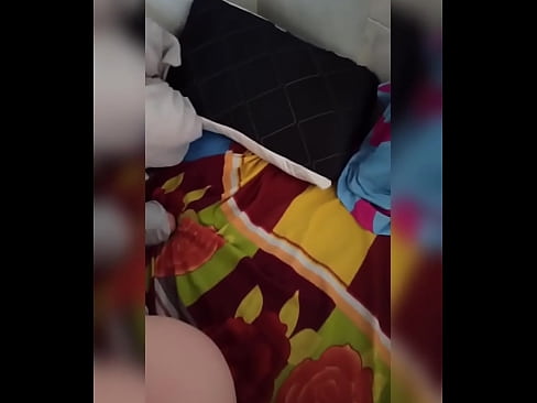 ❤️ منهنجي روم ميٽ گهر ۾ اڪيلي رهي ٿي ڇاڪاڻ ته هن جو مڙس موڪلن تي وڃي ٿو ۽ مان موقعو وٺان ٿو ته هن کي چوسان ۽ هن جي گدا کي کير سان ڀريان. ️❌ مقعد فحش